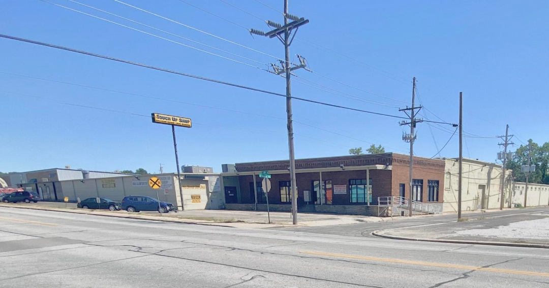 Unlock Value in Mixed-Use Office/Warehouse with Adaptive Potential