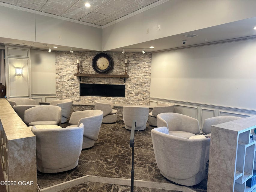2707 E 32 St, Joplin, MO