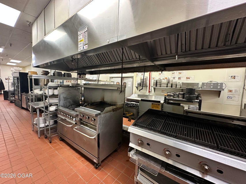 2707 E 32 St, Joplin, MO