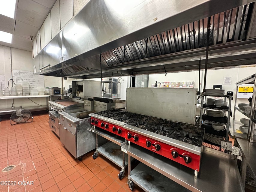 2707 E 32 St, Joplin, MO