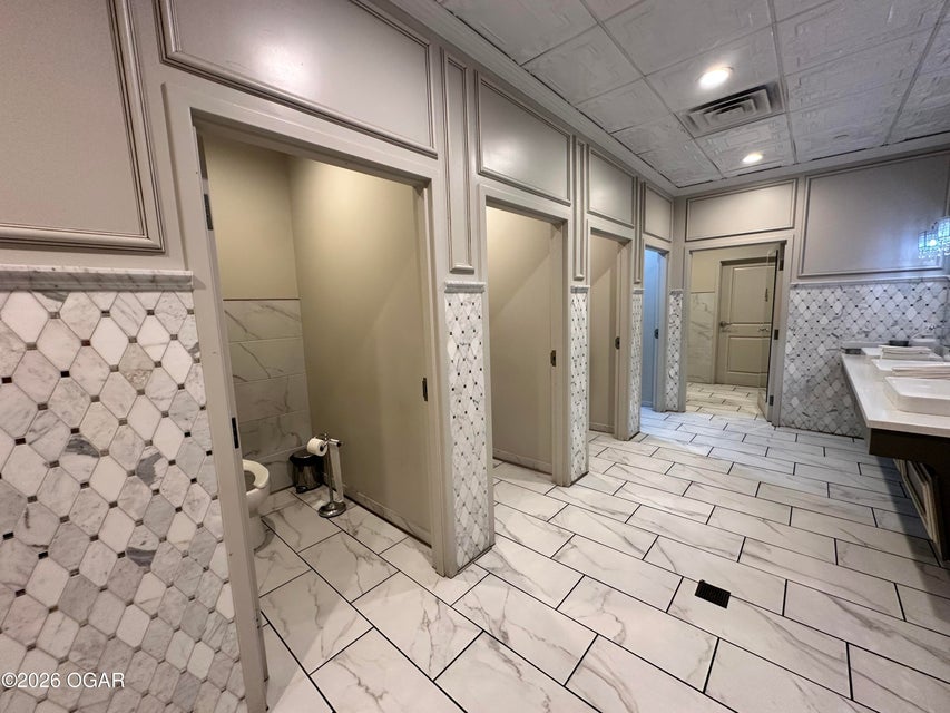 2707 E 32 St, Joplin, MO